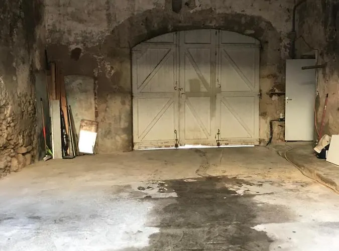 Avec Garage Centre Historique De Beziers